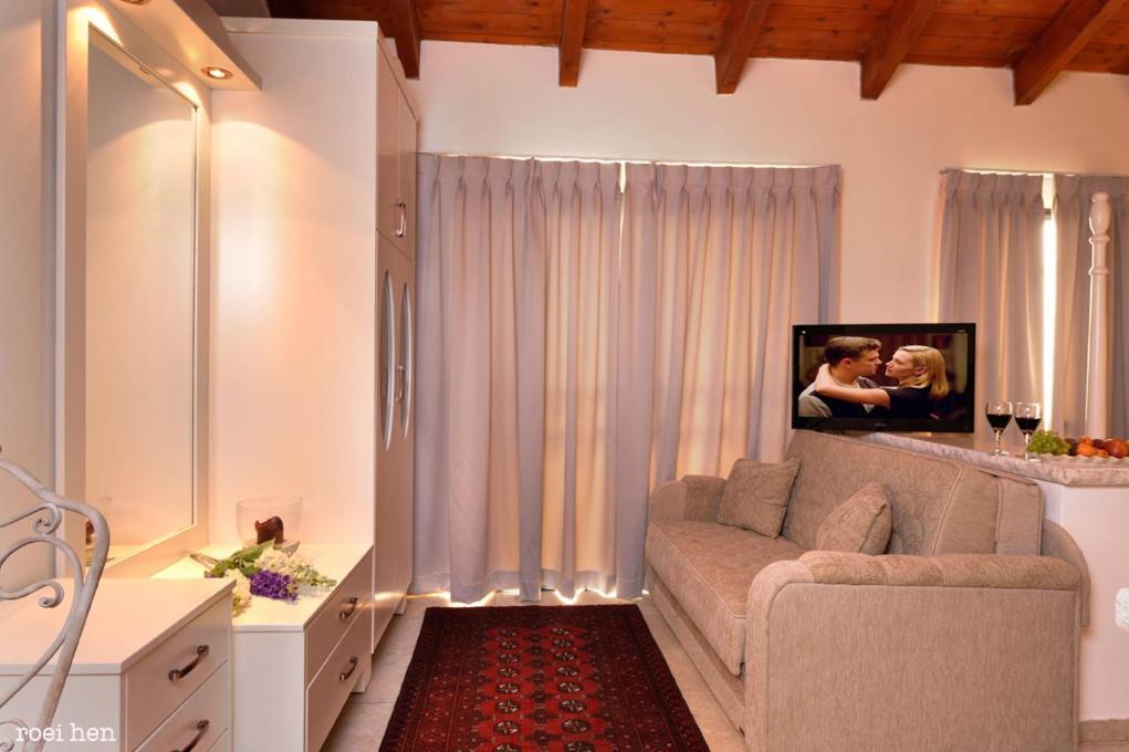 Old City Inn Safed Pokoj fotografie
